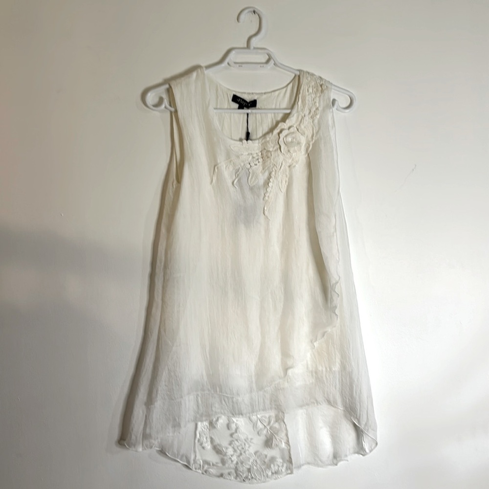 NWT Beautiful PAPA Top. Small.